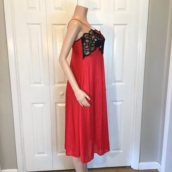 Vintage Sexy Red and Black Lace Sleeveless Satin Nightgown Size Small/Medium - Picture 3 of 4